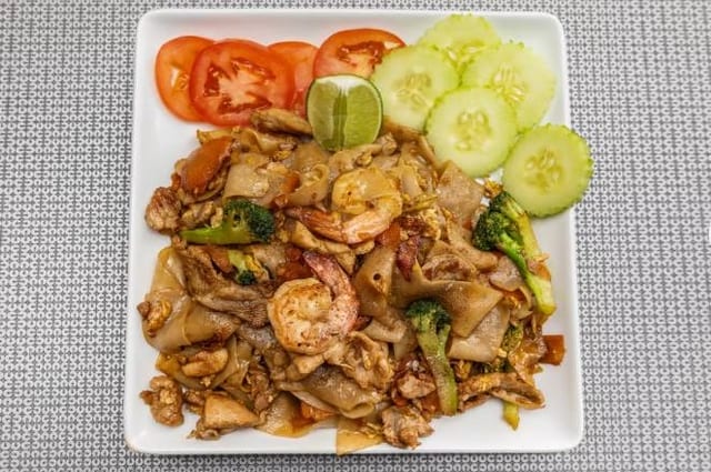 5. Pad See Ew.