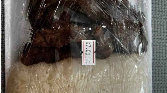 38. Sai Grok Isan (Thai Esan Style Sausage).